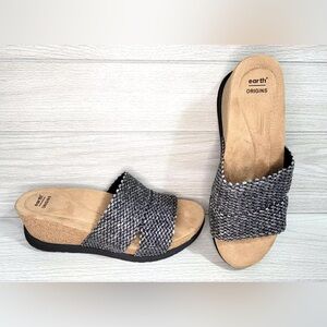 New woman’s Earth Origins Tonga Tiarah sandal